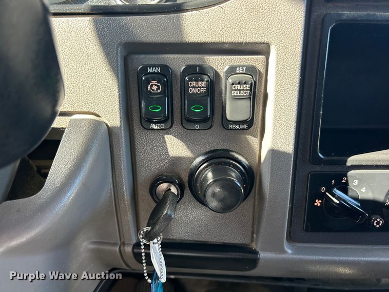 image for item ET6999 2022 Peterbilt 348 dump truck