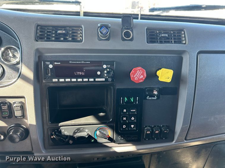 image for item ET6999 2022 Peterbilt 348 dump truck