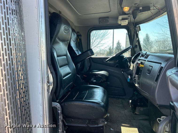 image for item ET6999 2022 Peterbilt 348 dump truck