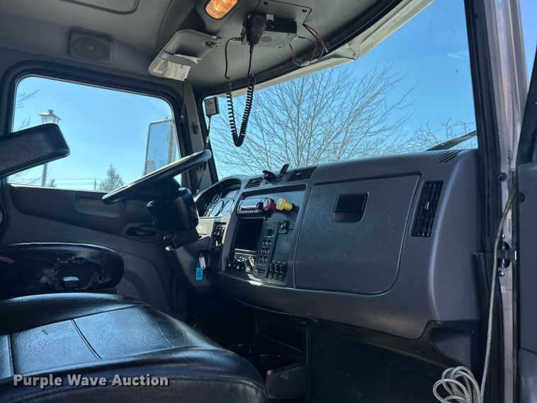 image for item ET6999 2022 Peterbilt 348 dump truck