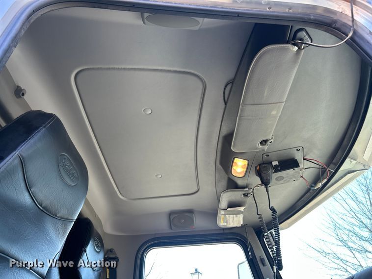 image for item ET6999 2022 Peterbilt 348 dump truck