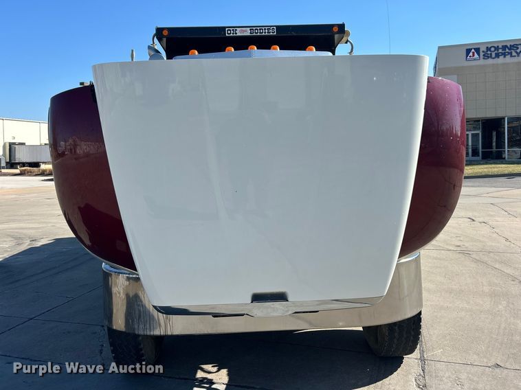 image for item ET6999 2022 Peterbilt 348 dump truck