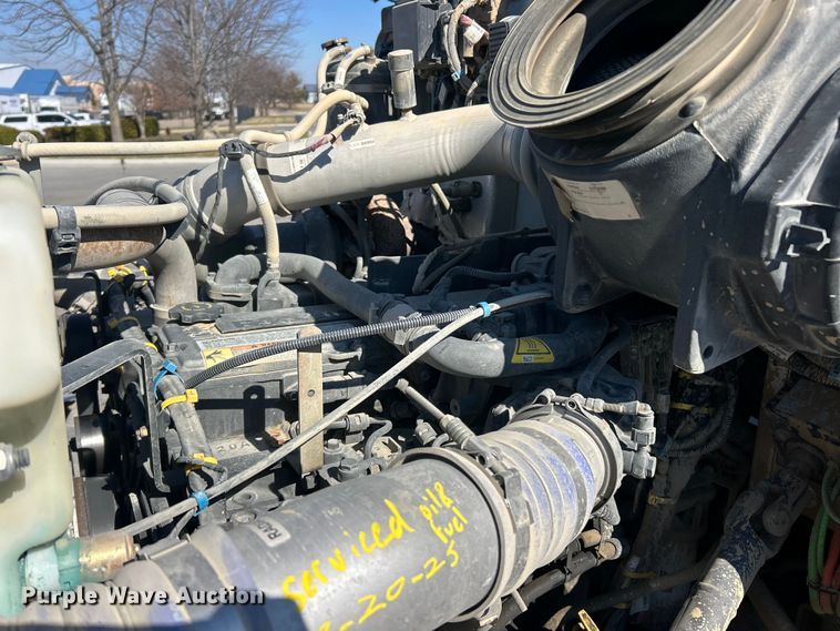 image for item ET6999 2022 Peterbilt 348 dump truck