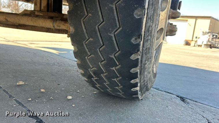 image for item ET6999 2022 Peterbilt 348 dump truck