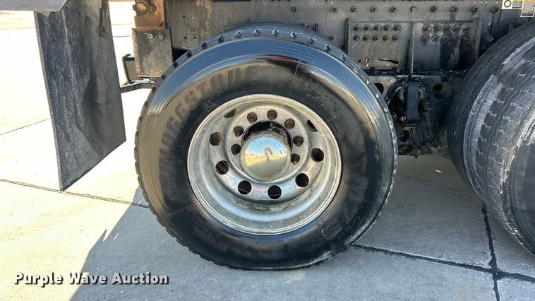 image for item ET6999 2022 Peterbilt 348 dump truck