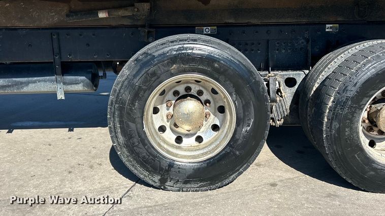 image for item ET6999 2022 Peterbilt 348 dump truck