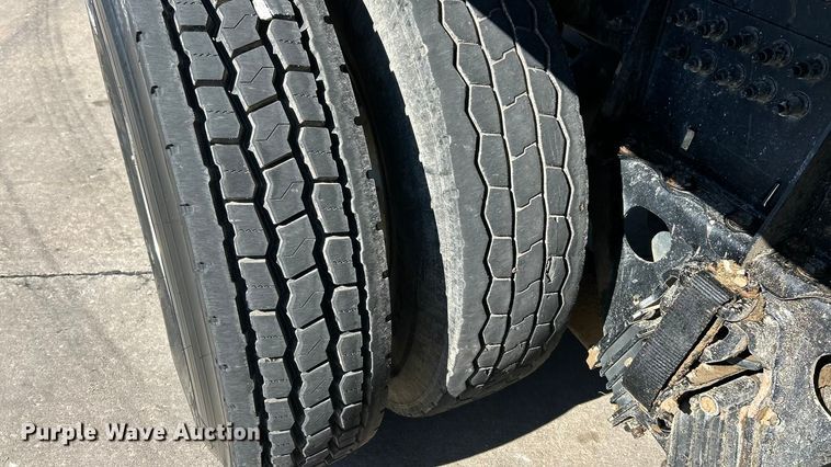 image for item ET6999 2022 Peterbilt 348 dump truck