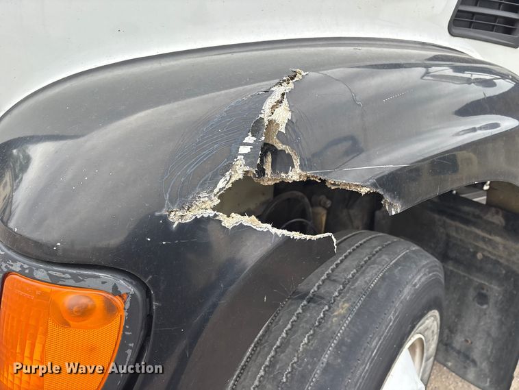 image for item ET7364 2003 Mack CV713 dump truck