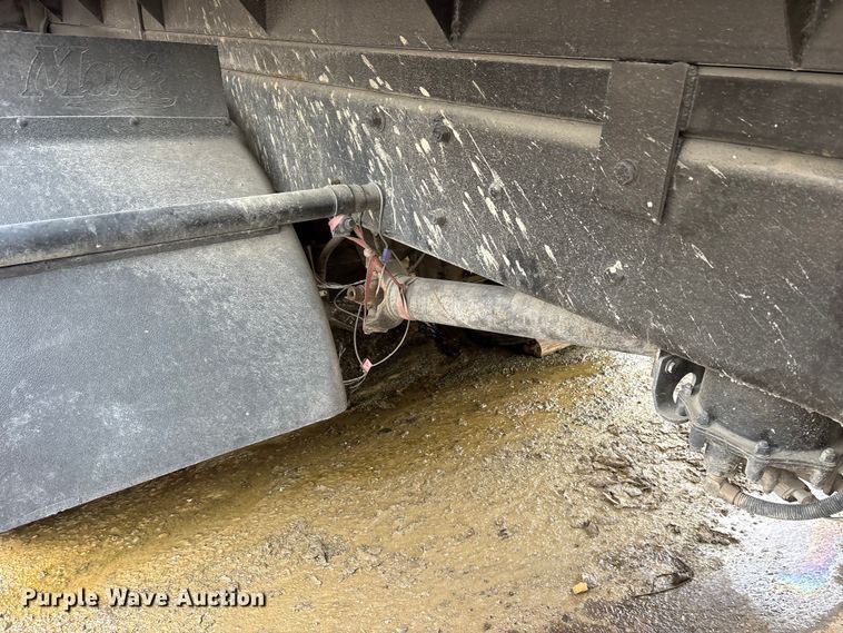 image for item ET7364 2003 Mack CV713 dump truck