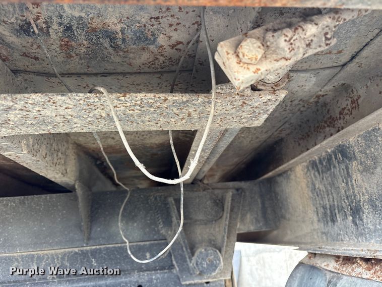 image for item ET7364 2003 Mack CV713 dump truck