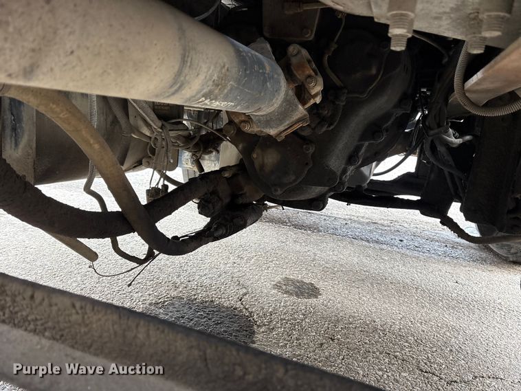 image for item ET7364 2003 Mack CV713 dump truck