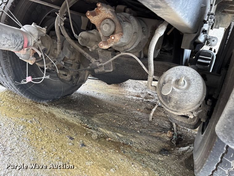 image for item ET7364 2003 Mack CV713 dump truck