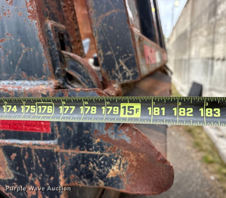 image for item ET7364 2003 Mack CV713 dump truck