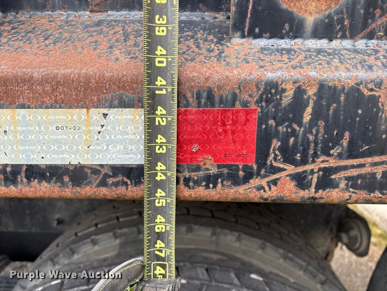 image for item ET7364 2003 Mack CV713 dump truck