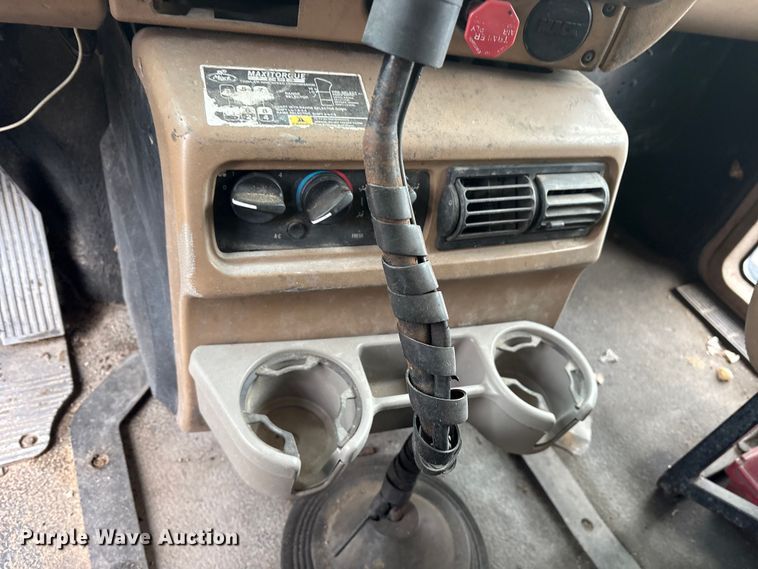 image for item ET7364 2003 Mack CV713 dump truck