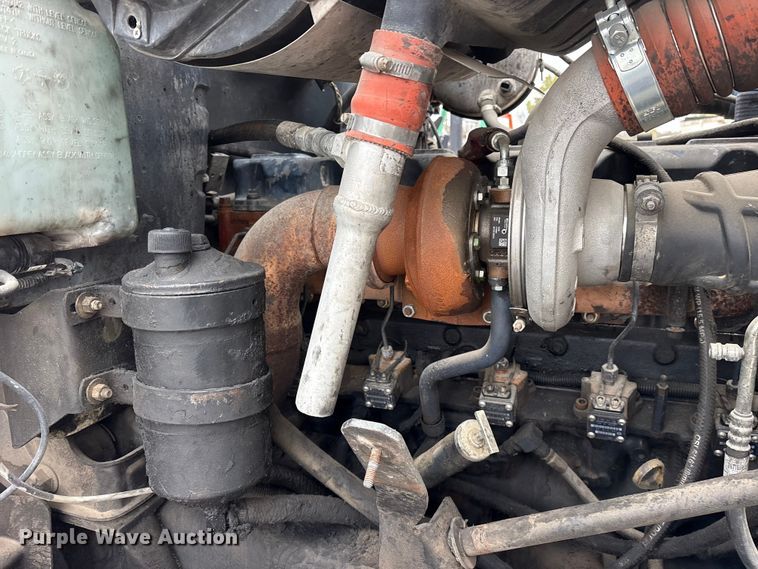 image for item ET7364 2003 Mack CV713 dump truck