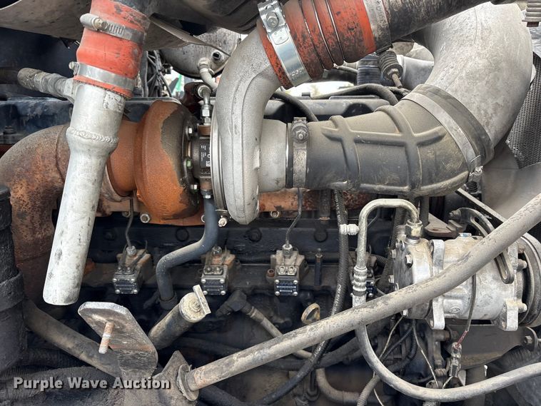 image for item ET7364 2003 Mack CV713 dump truck