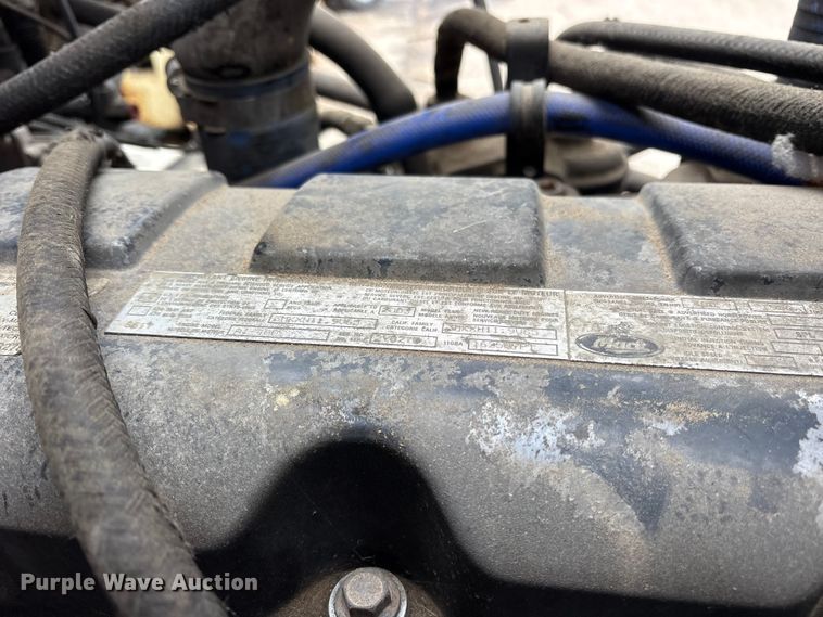 image for item ET7364 2003 Mack CV713 dump truck