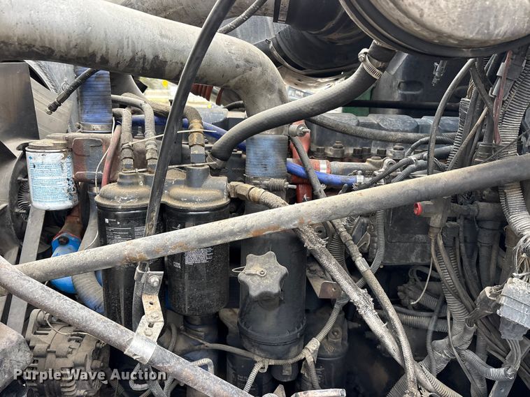 image for item ET7364 2003 Mack CV713 dump truck