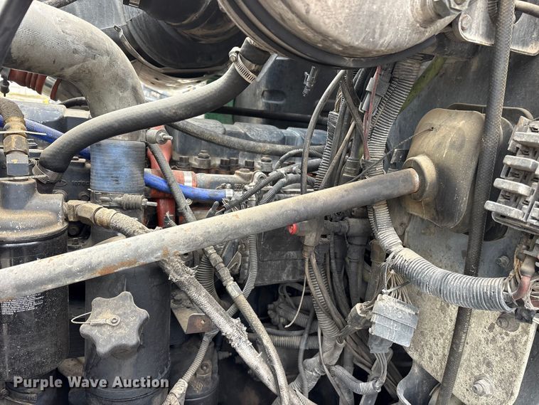 image for item ET7364 2003 Mack CV713 dump truck