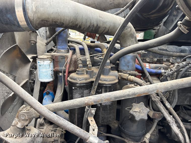 image for item ET7364 2003 Mack CV713 dump truck