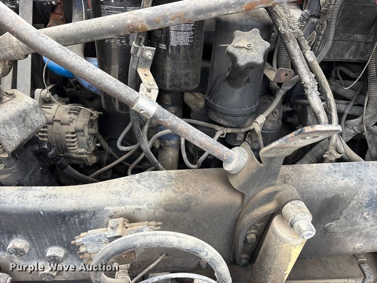 image for item ET7364 2003 Mack CV713 dump truck