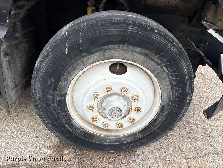 image for item ET7364 2003 Mack CV713 dump truck