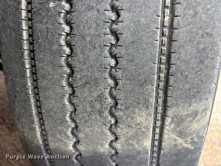 image for item ET7364 2003 Mack CV713 dump truck