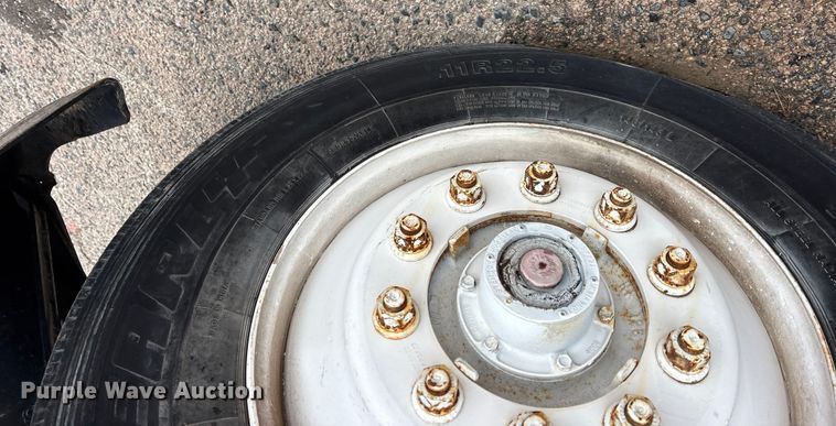 image for item ET7364 2003 Mack CV713 dump truck