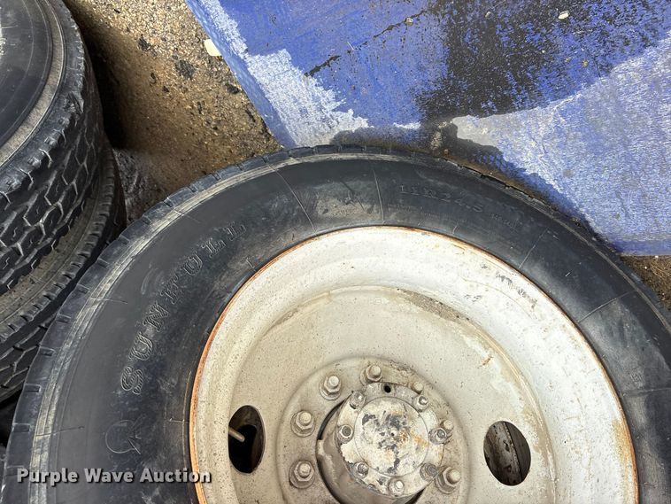 image for item ET7364 2003 Mack CV713 dump truck