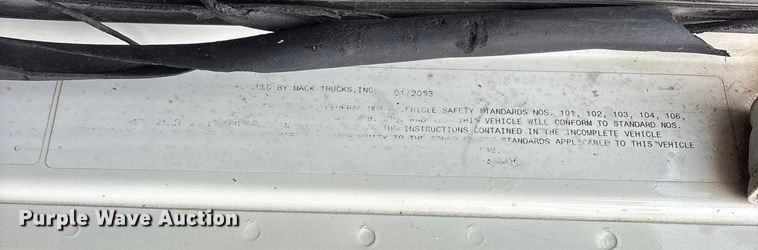 image for item ET7364 2003 Mack CV713 dump truck