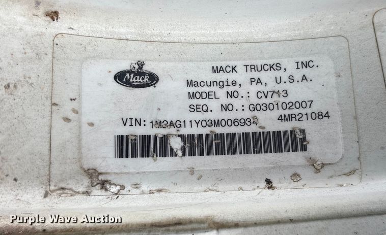 image for item ET7364 2003 Mack CV713 dump truck