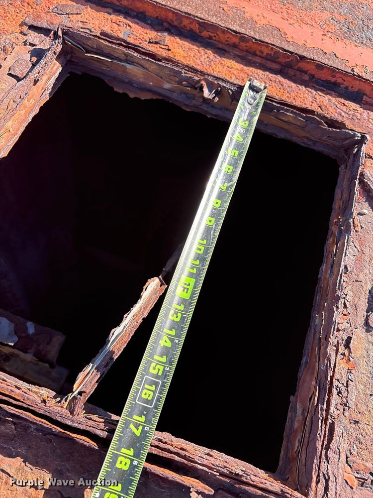 image for item EU0226 2012 Dragon Products frac tank trailer