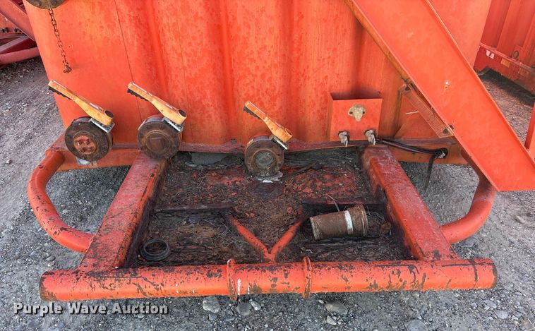 image for item EU0227 2012 Dragon Products frac tank trailer