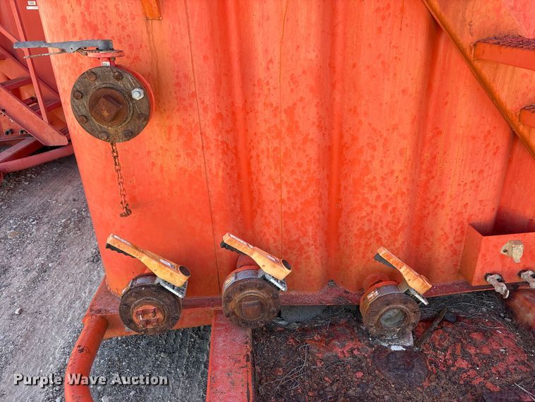 image for item EU0227 2012 Dragon Products frac tank trailer