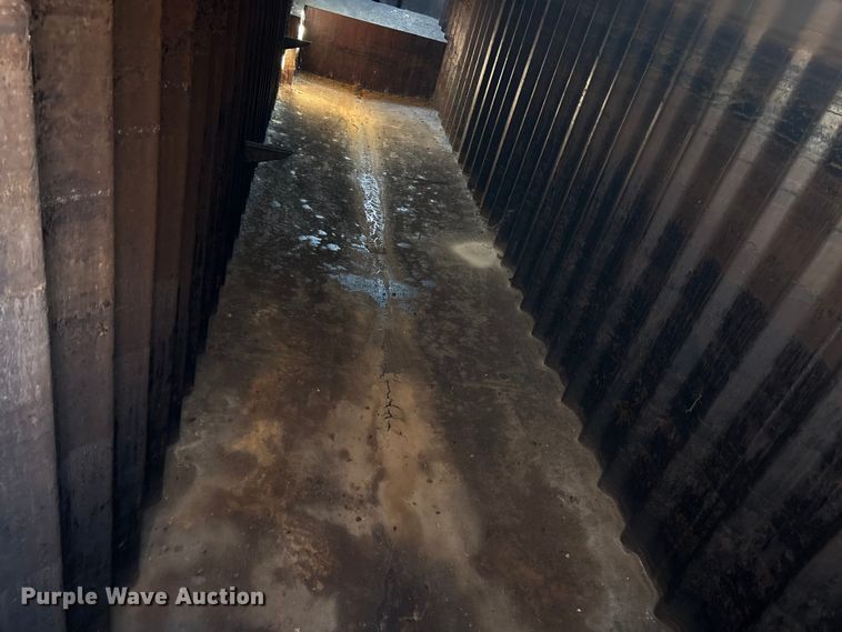 image for item EU0227 2012 Dragon Products frac tank trailer