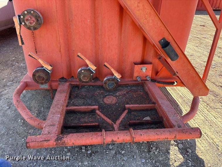 image for item EU0228 2013 Dragon Products frac tank trailer