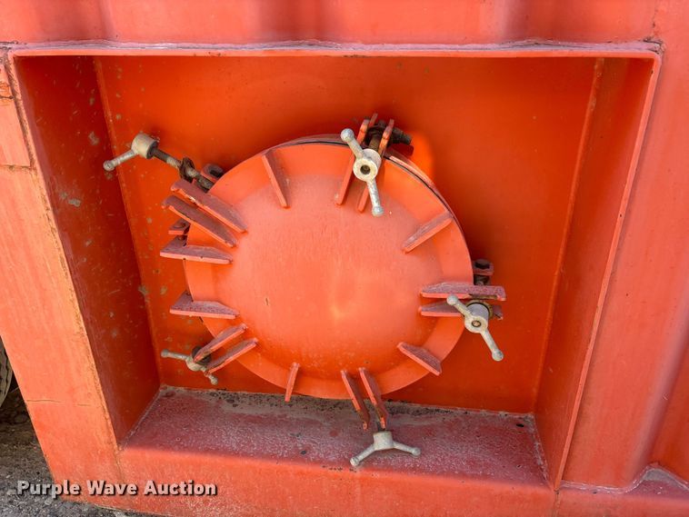 image for item EU0228 2013 Dragon Products frac tank trailer