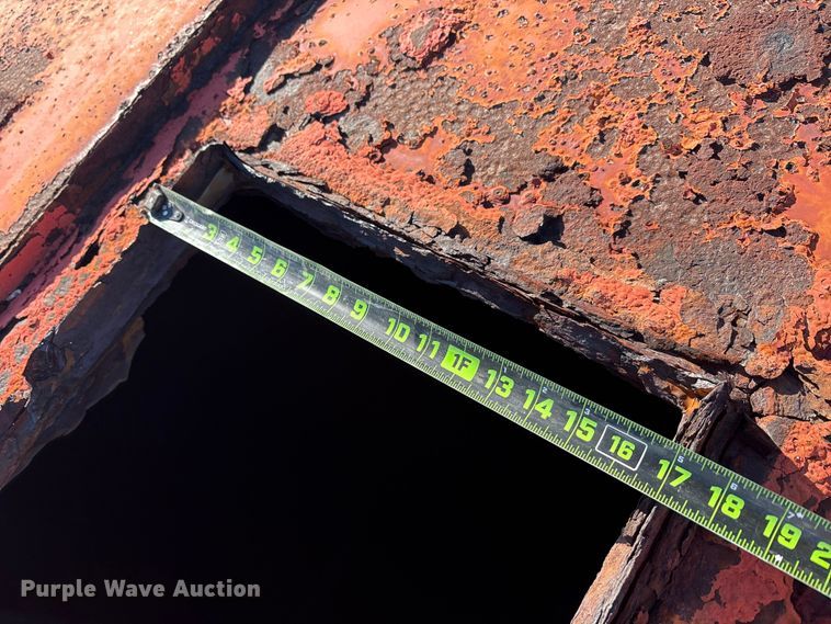 image for item EU0229 2012 Dragon Products frac tank trailer