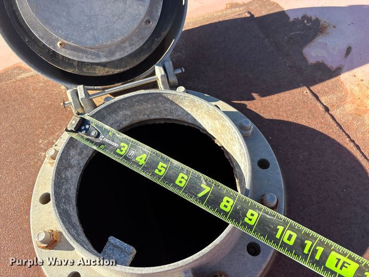 image for item EU0253 2007 Salty's Salty's Manufacturing, Ltd frac tank trailer