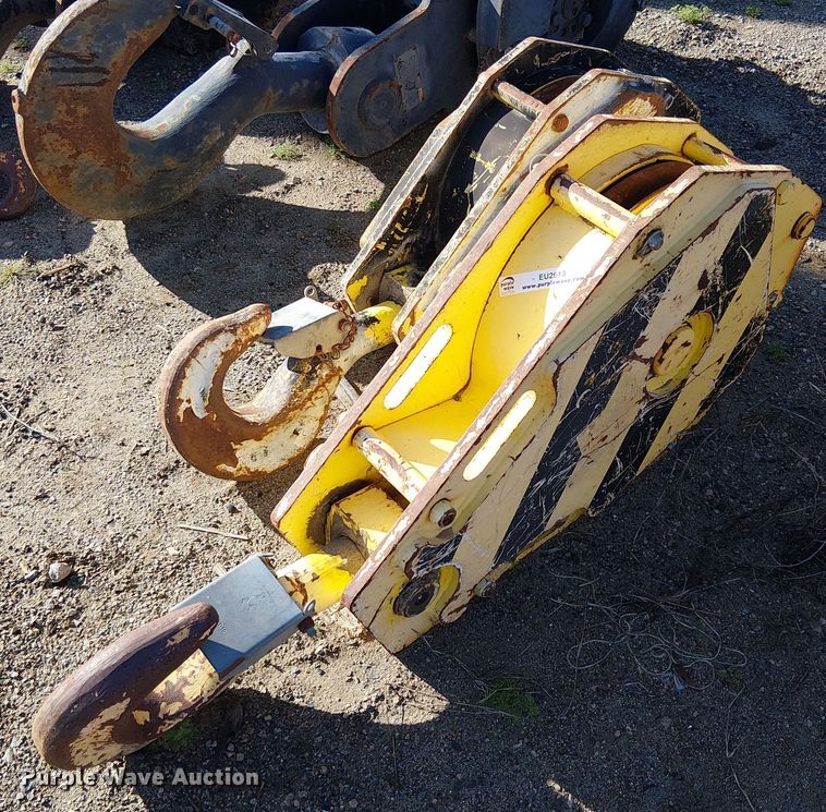 image for item EU2613 (2) Ropeblock crane blocks and hooks