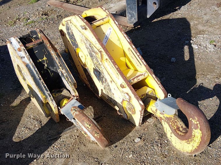image for item EU2613 (2) Ropeblock crane blocks and hooks