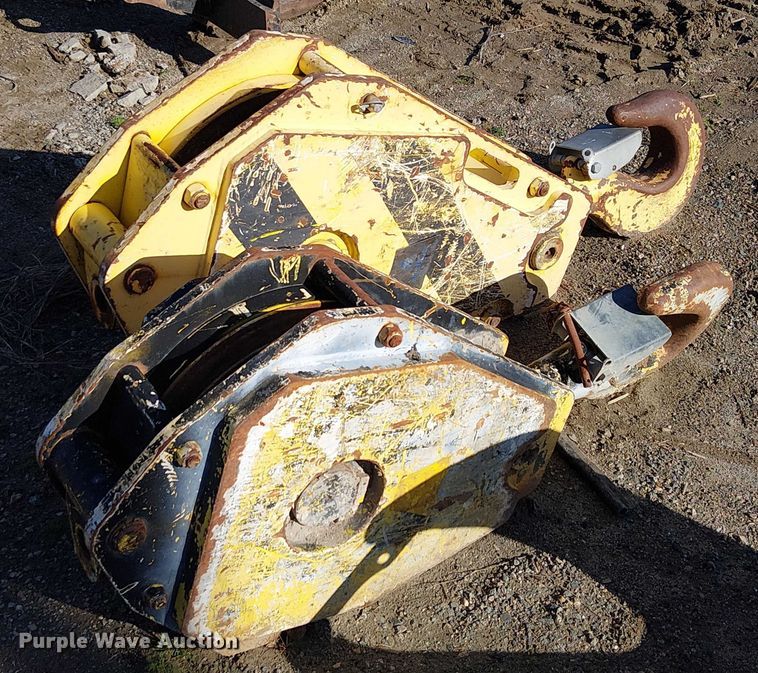 image for item EU2613 (2) Ropeblock crane blocks and hooks