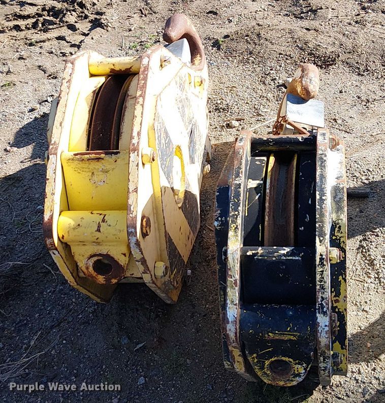 image for item EU2613 (2) Ropeblock crane blocks and hooks