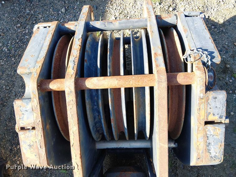 image for item EU2614 Johnson Blocks ORJ 80ON 16RIC crane block and hook