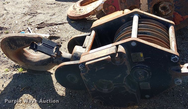 image for item EU2615 Johnson Block ORJ 600 16RTC crane block and hook