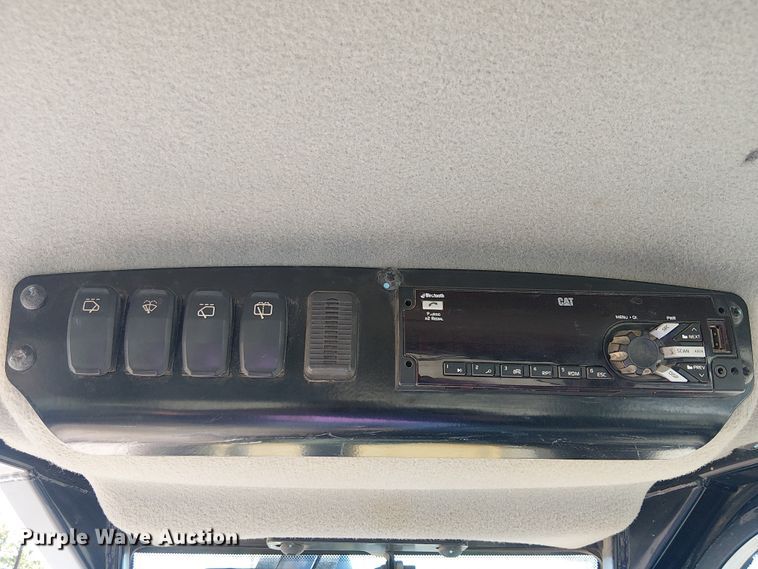 image for item EU2630 2015 Caterpillar D5K2LK dozer