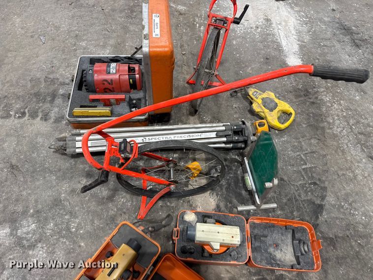 image for item EU4115 Surveying equipment