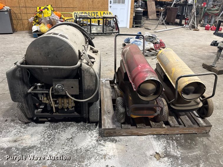 image for item EU4118 (2) portable heaters