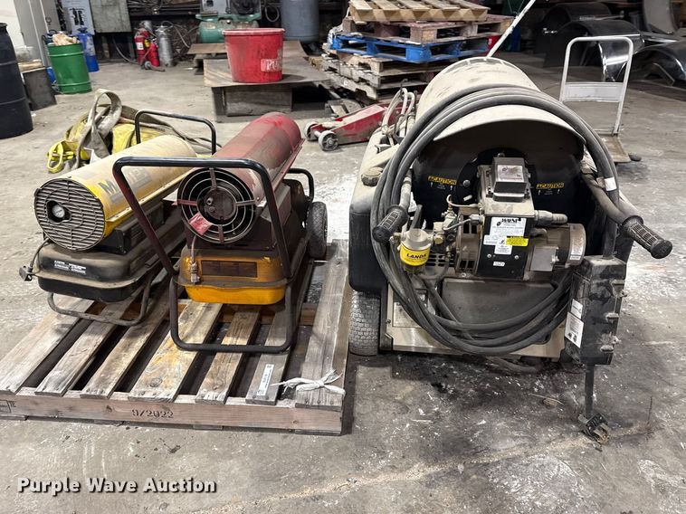 image for item EU4118 (2) portable heaters